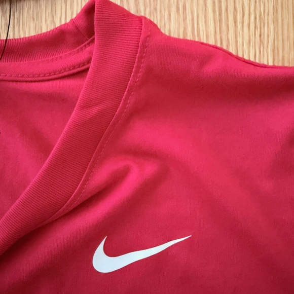 Nike NWT The Nike Tee Dri-Fit Short-Sleeve (L) - Picture 4 of 8